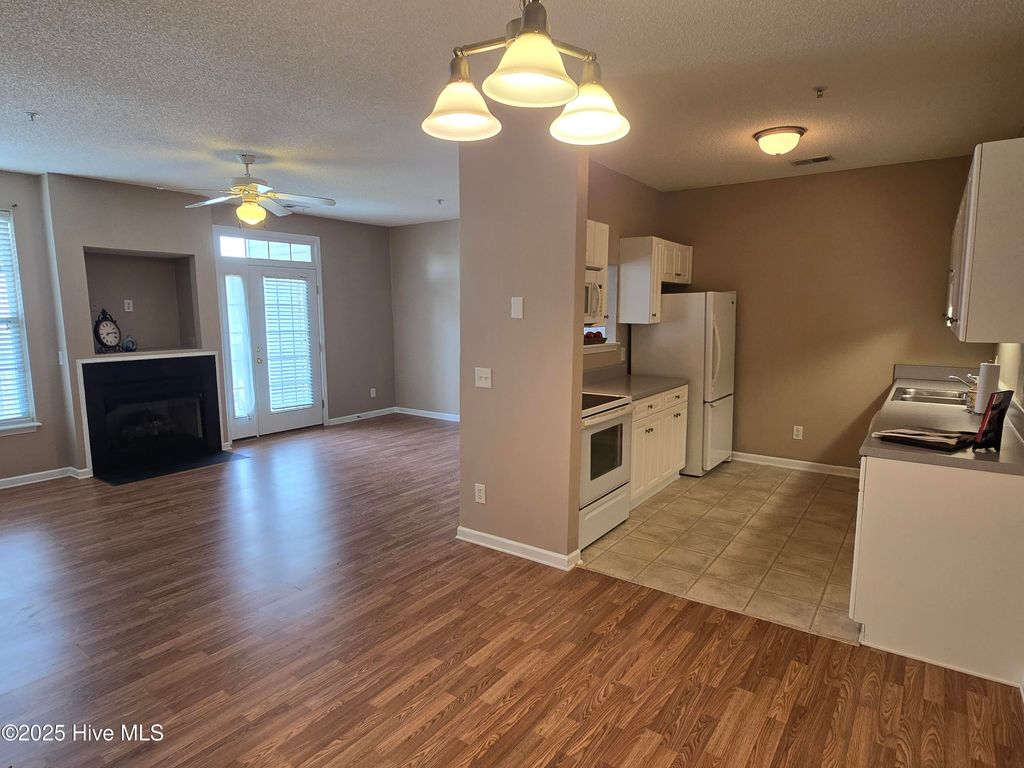Photo of 3015 Winston Drive #Apt 112, Burlington, NC 27215 (MLS # 100532667)