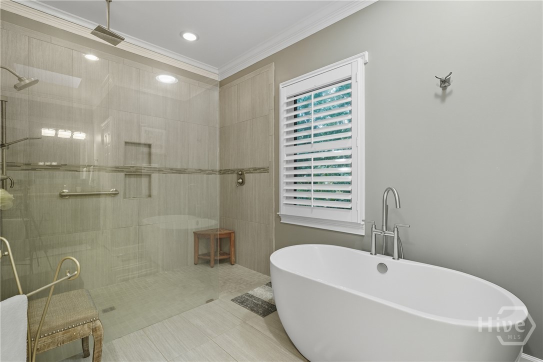 Savannah, Georgia 31411, United States, 3 Bedrooms Bedrooms, ,4 BathroomsBathrooms,Residential,Pending,255391