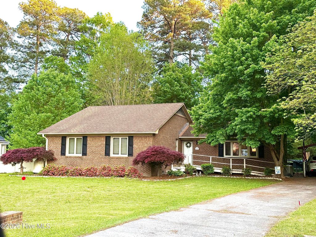 Photo of 314 Sumner Avenue, Roseboro, NC 28382 (MLS # 100569715)
