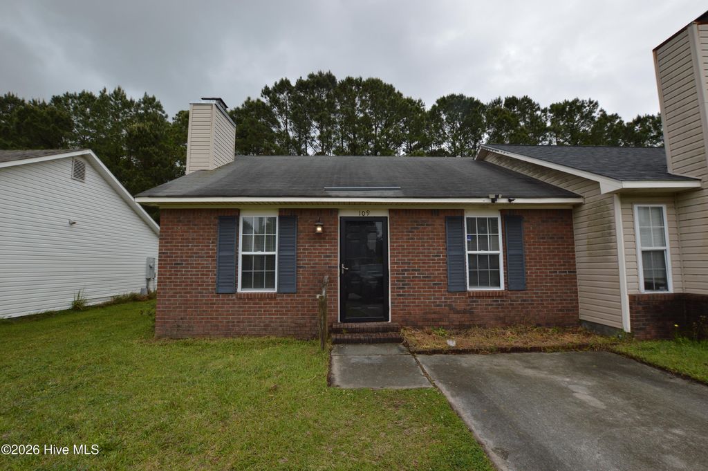 Photo of 109 Live Oak Court, Midway Park, NC 28544 (MLS # 100563600)