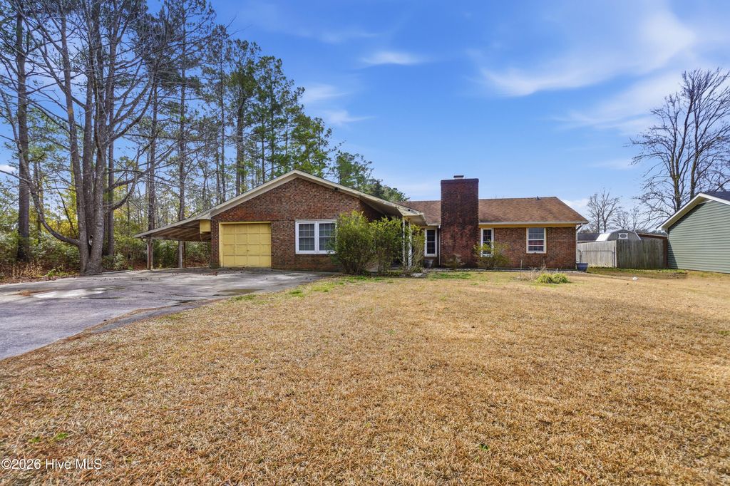 Photo of 104 E Bridle Lane, Havelock, NC 28532 (MLS # 100555380)