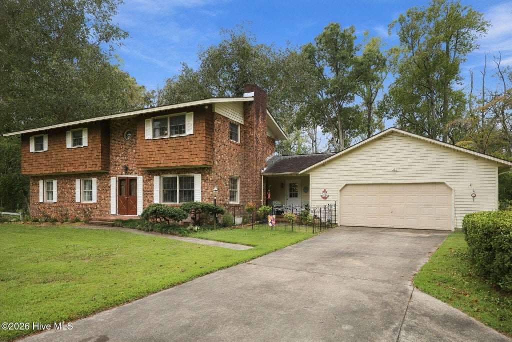 Photo of 107 Broad Leaf Drive, Plymouth, NC 27962 (MLS # 100607013)