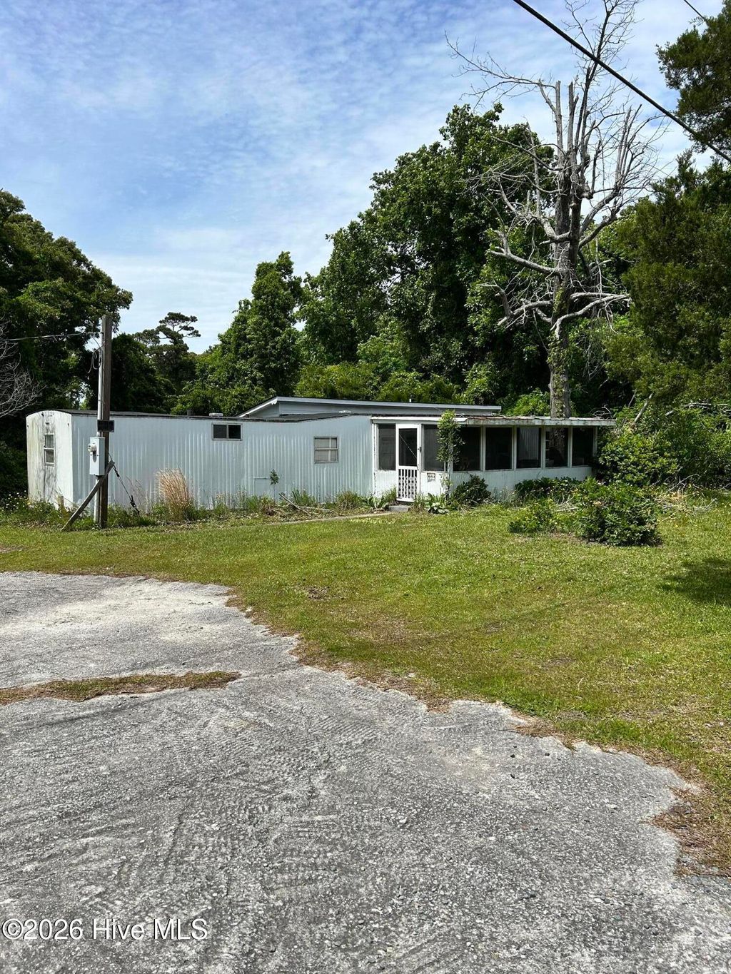 Photo of 496 Queens Creek Road, Hubert, NC 28539 (MLS # 100572103)