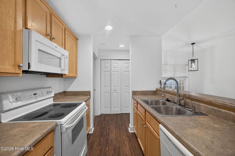 Tiny photo for 2312 Wrightsville Avenue #Apt 118, Wilmington, NC 28403 (MLS # 100583674)