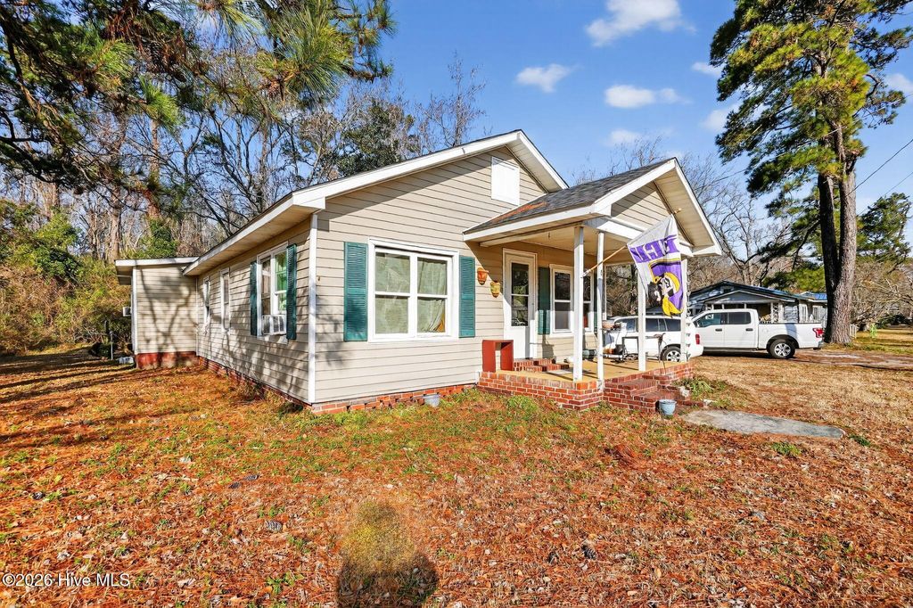 Photo of 1439 Silverbrook Road, Oriental, NC 28571 (MLS # 100549762)