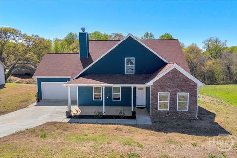 Homes For Sale - 265 Cobb Drive<br/> Royston, GA 30662