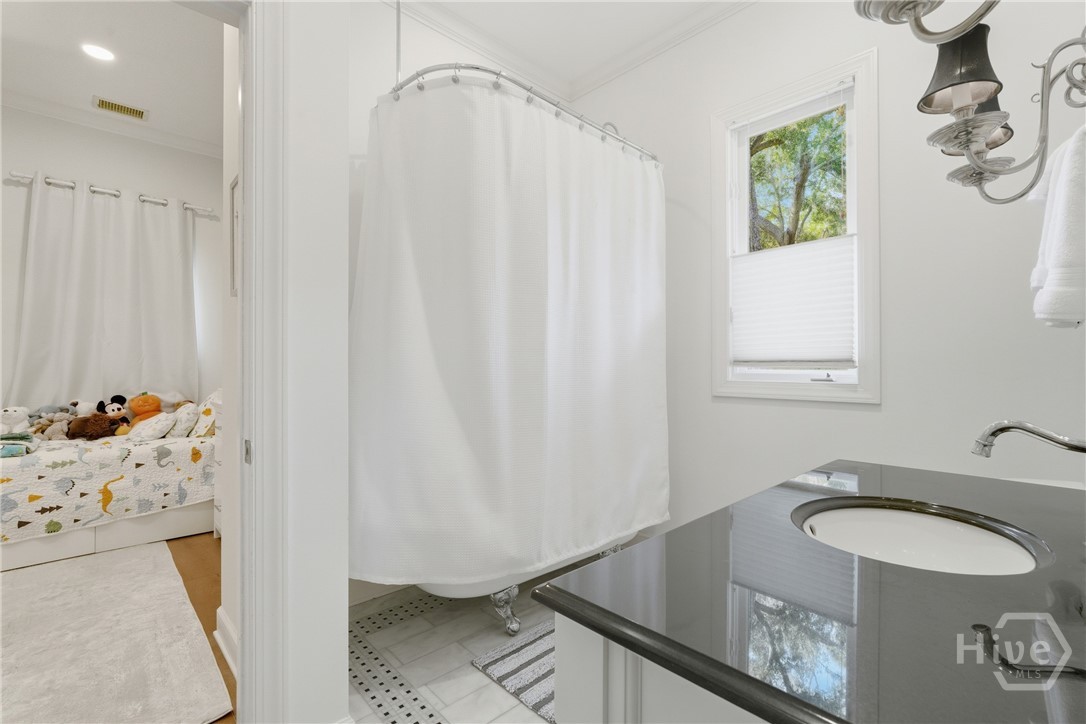 Savannah, Georgia 31411, United States, 4 Bedrooms Bedrooms, ,4 BathroomsBathrooms,Residential,Pending,255481