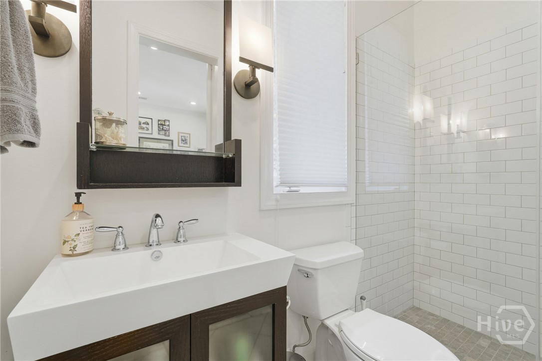 Savannah, Georgia 31411, United States, 4 Bedrooms Bedrooms, ,4 BathroomsBathrooms,Residential,Pending,255481