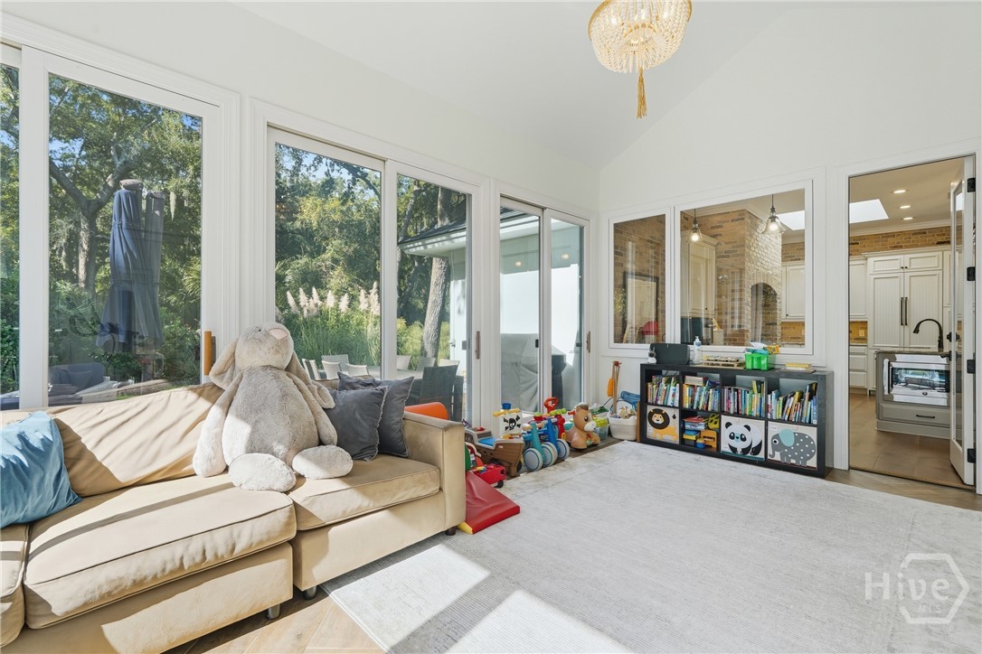 Savannah, Georgia 31411, United States, 4 Bedrooms Bedrooms, ,4 BathroomsBathrooms,Residential,Pending,255481