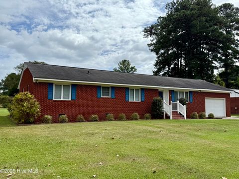 Homes For Sale - 1005 Pinecrest Street<br/> Martin County, Williamston, NC 27892