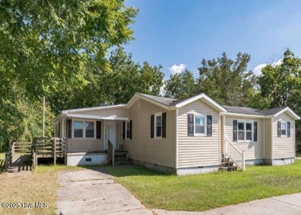 Photo of 2509 Railroad Street, Winterville, NC 28590 (MLS # 100546957)