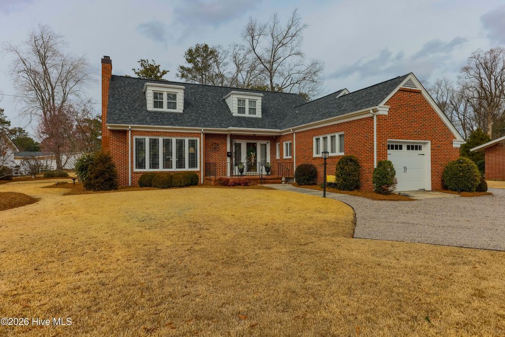 Photo of 413 E Southerland Street, Wallace, NC 28466 (MLS # 100556939)