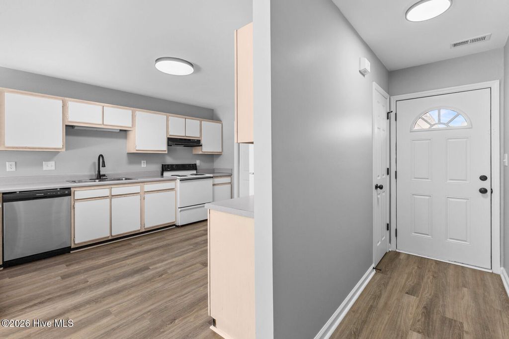 Photo of 134 Charlton Road, Hubert, NC 28539 (MLS # 100555483)