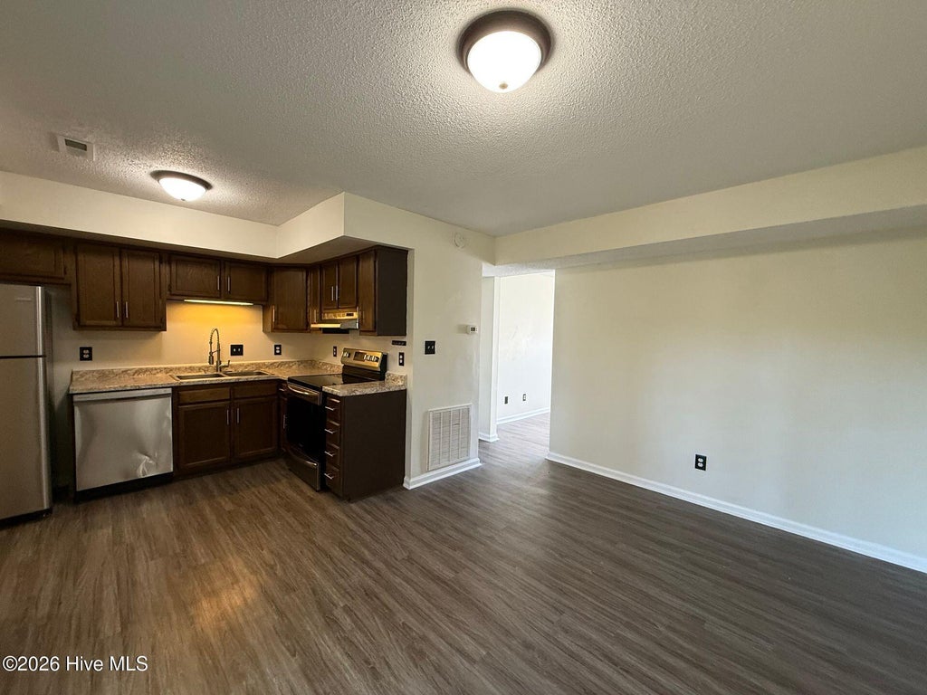Photo of 432 Myrtlewood Circle, Jacksonville, NC 28546 (MLS # 100600727)