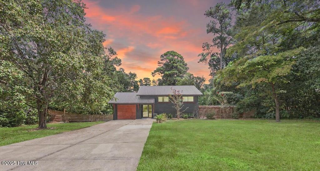 Photo of 627 Jennings Drive, Wilmington, NC 28403 (MLS # 100527565)