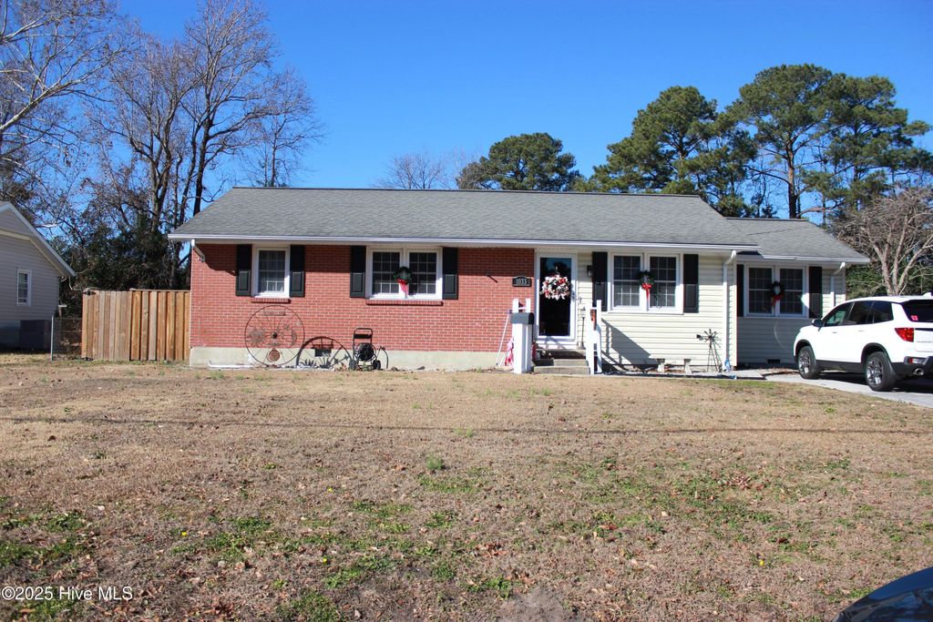 Photo of 1033 Decatur Road, Jacksonville, NC 28540 (MLS # 100546240)