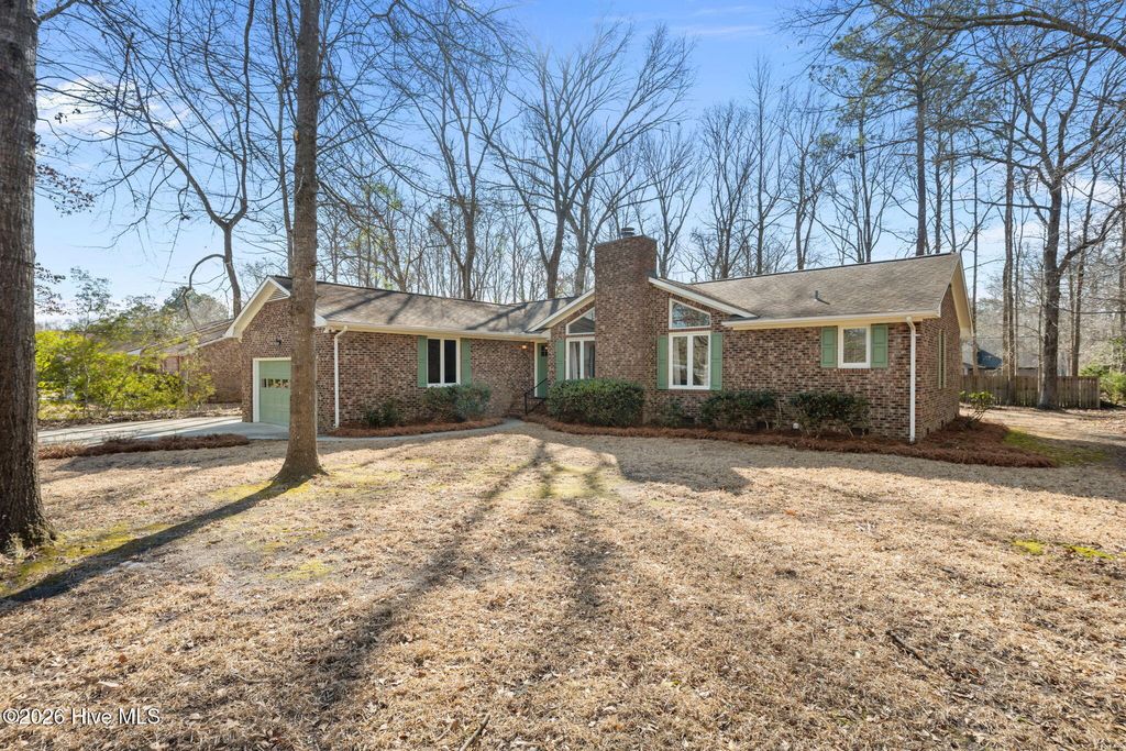 Photo of 101 Gatewood Drive, New Bern, NC 28562 (MLS # 100554372)