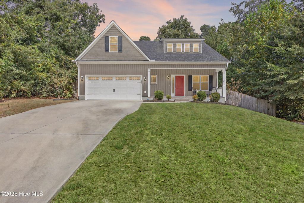 Photo of 220 Hickory Lane, Hampstead, NC 28443 (MLS # 100533307)