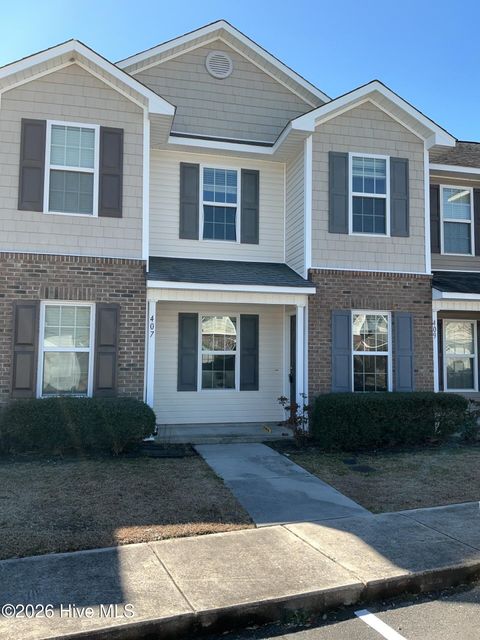 Townhouse For Sale - 407 Falls Cove<br/> Onslow County, Jacksonville, NC 28546