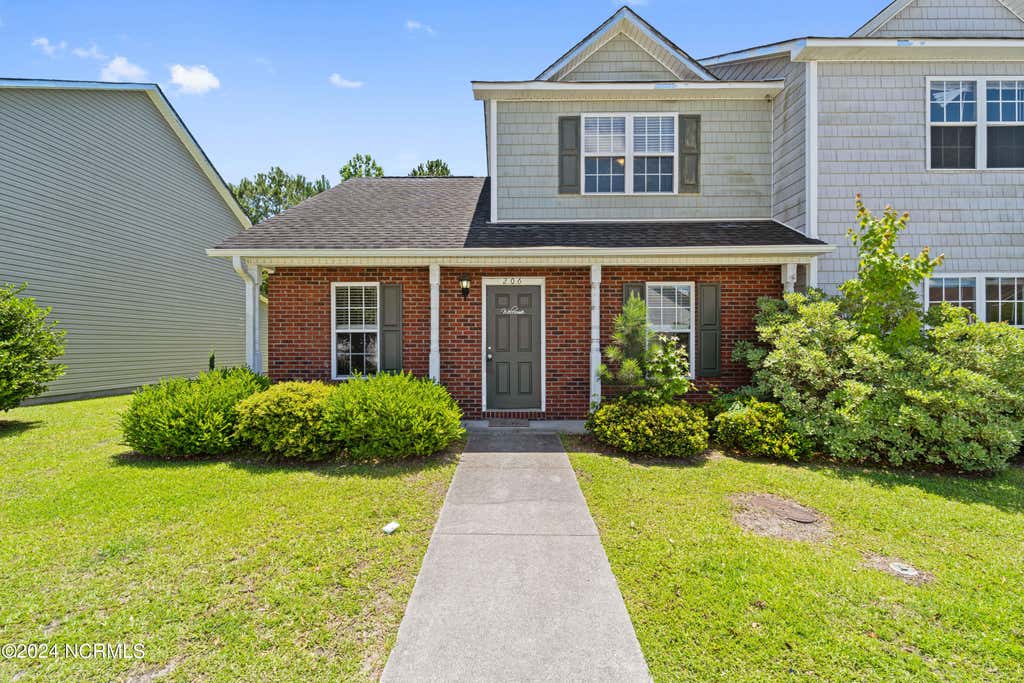 Photo of 206 Streamwood Drive, Jacksonville, NC 28546 (MLS # 100596308)