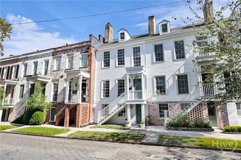 Townhouse For Sale - 112 W Taylor Street<br/> Chatham County, Savannah, GA 31401