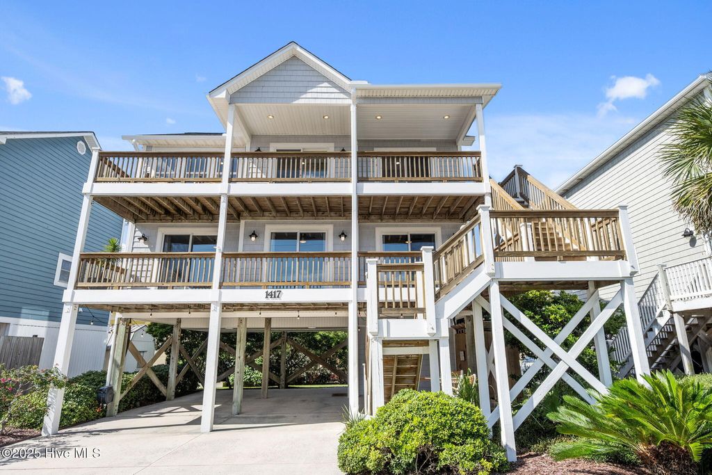 Photo of 1417 N Topsail Drive, Surf City, NC 28445 (MLS # 100534718)