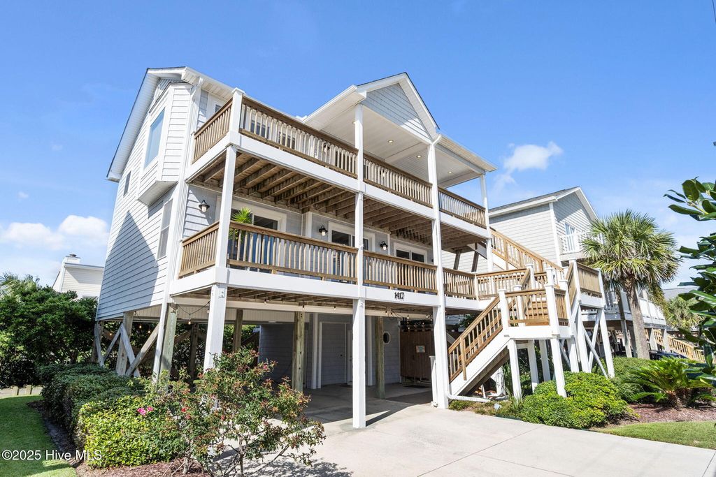 Photo of 1417 N Topsail Drive, Surf City, NC 28445 (MLS # 100534718)