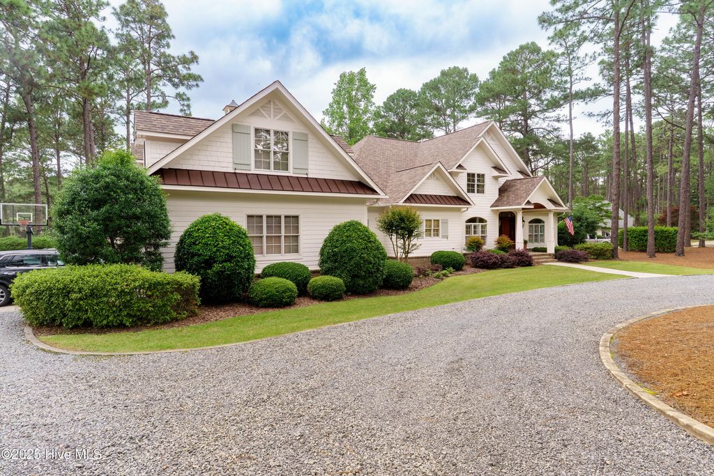 Photo of 370 Lake Dornoch Drive, Pinehurst, NC 28374 (MLS # 100562148)