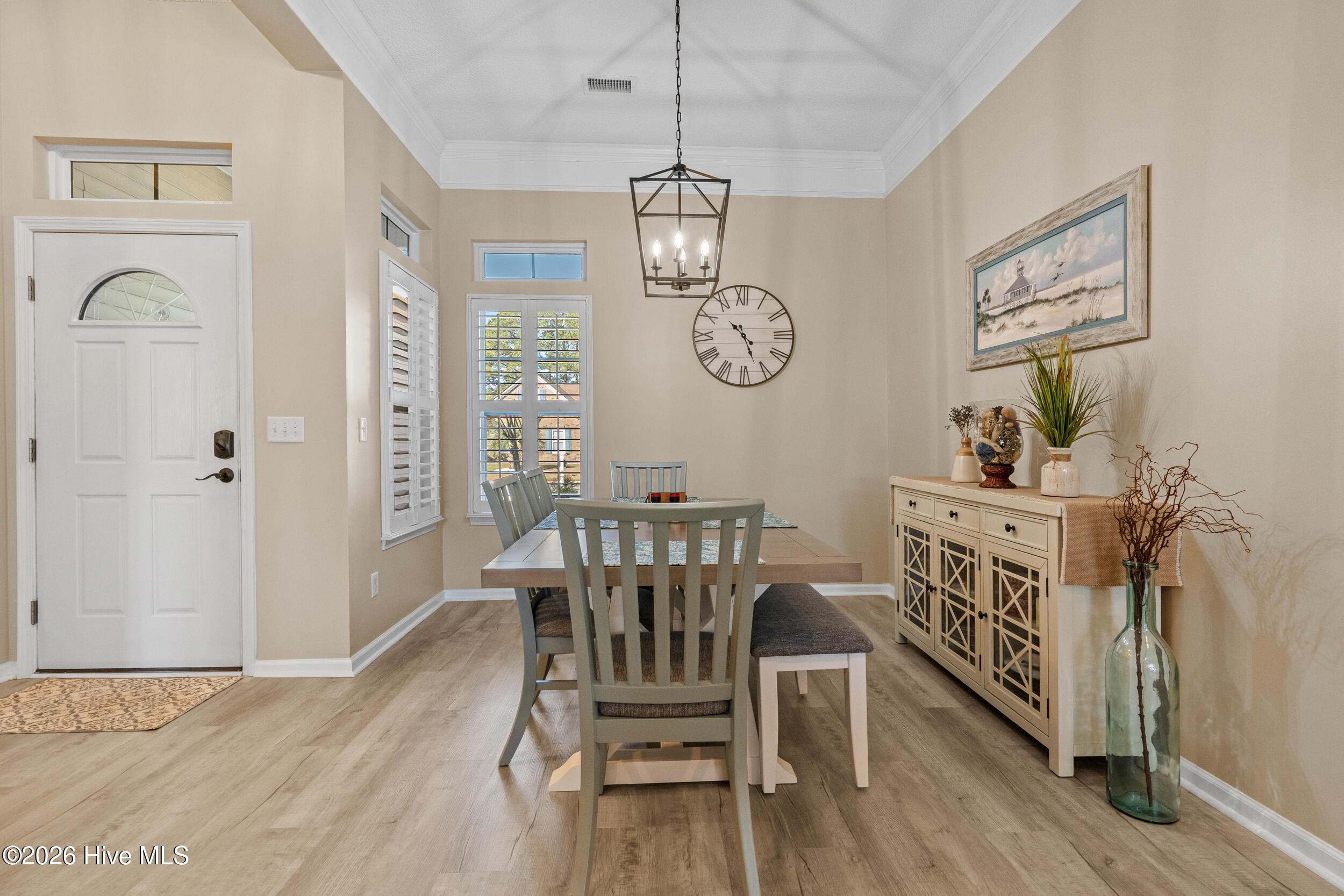 662 Meadowbrook Lane NW