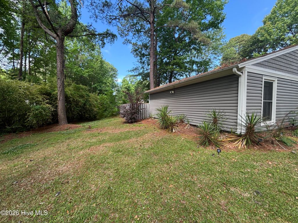Photo of 615 Shadowridge Road, Jacksonville, NC 28546 (MLS # 100572460)