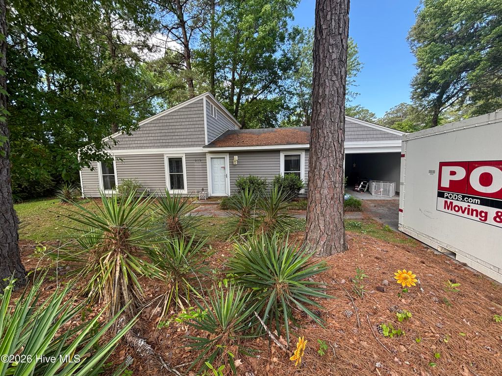 Photo of 615 Shadowridge Road, Jacksonville, NC 28546 (MLS # 100572460)
