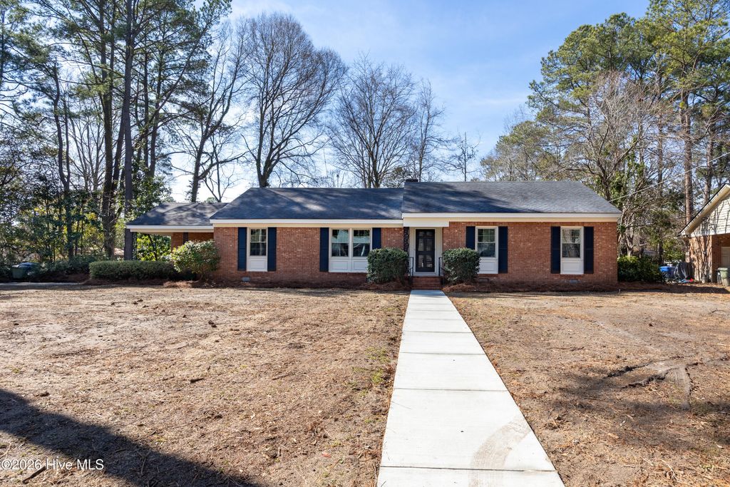 Photo of 2103 Somerset Drive N, Wilson, NC 27893 (MLS # 100555195)