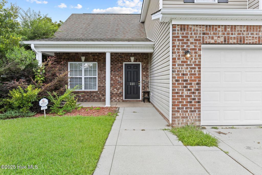 Photo of 221 Silver Hills Drive, Jacksonville, NC 28546 (MLS # 100532522)