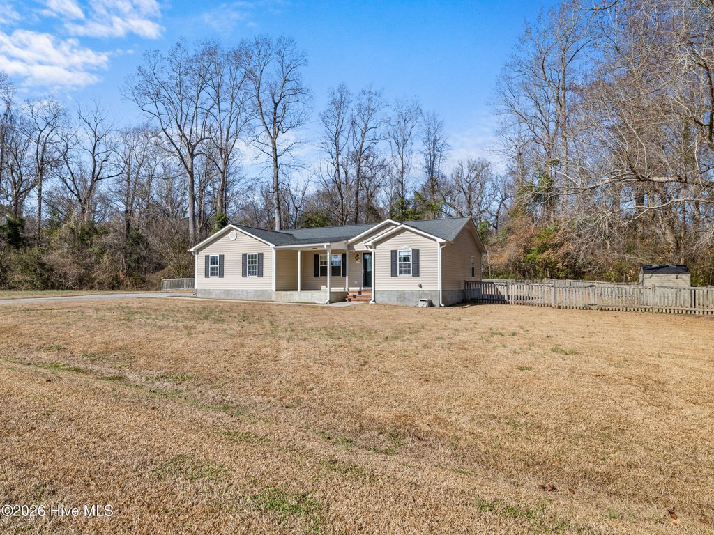 Photo of 106 Stoney Creek Drive, Jacksonville, NC 28540 (MLS # 100547559)