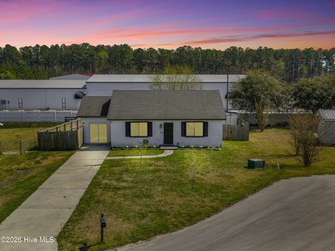 Homes For Sale - 109 Milestone Court<br/> Jacksonville, NC 28546