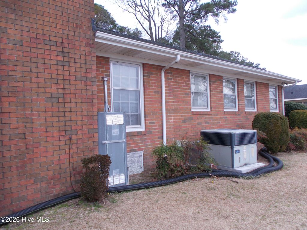 Photo of 1606 Hardee Road, Kinston, NC 28504 (MLS # 100555701)