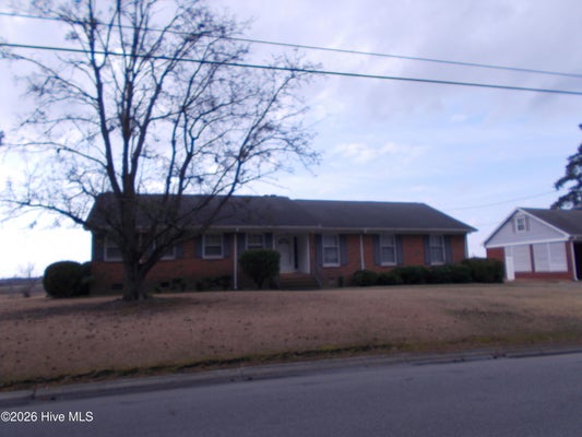 1606 HARDEE RD, KINSTON, NC 28504 - Image b32f41d20e5797f97a5c8cc0768eb9fe/3110492829