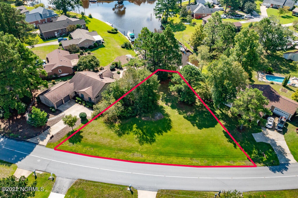Photo of 1304 Pelican Drive, New Bern, NC 28560 (MLS # 100600033)