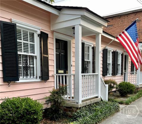Townhouse For Rent - 215 W Taylor St #217<br/> Savannah, GA 31401