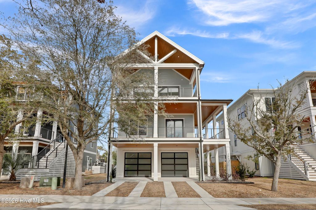 Photo of 106 Diamond Point Court, Surf City, NC 28445 (MLS # 100554929)