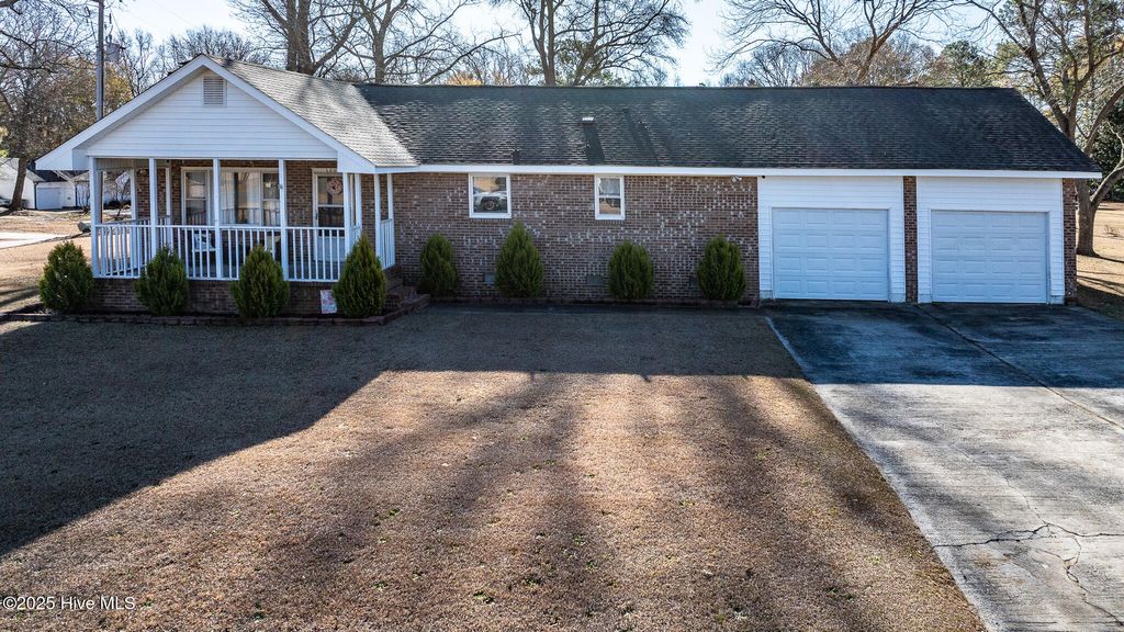 Photo of 100 Wanda Drive, Pikeville, NC 27863 (MLS # 100547092)