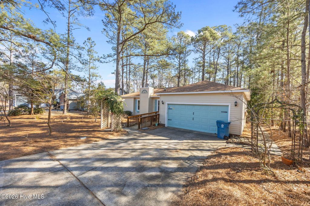 Photo of 802 Black Swan Road, New Bern, NC 28560 (MLS # 100552015)