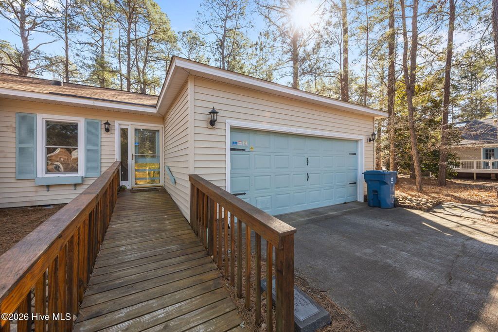 Photo of 802 Black Swan Road, New Bern, NC 28560 (MLS # 100552015)