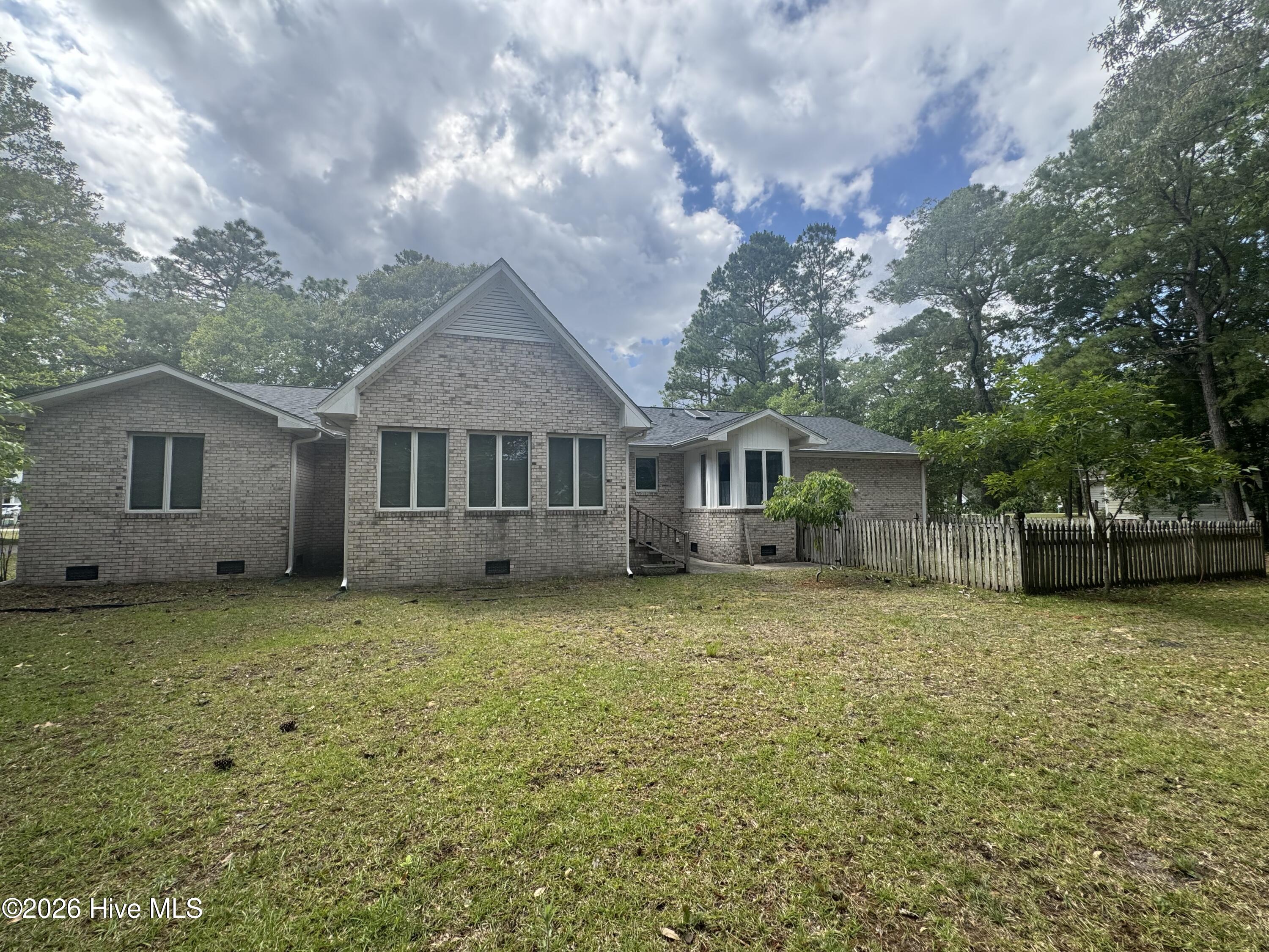 900 Crane Drive