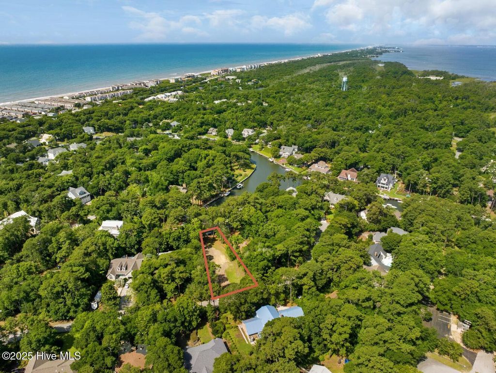 Photo of 117 White Ash Drive, Pine Knoll Shores, NC 28512 (MLS # 100514327)