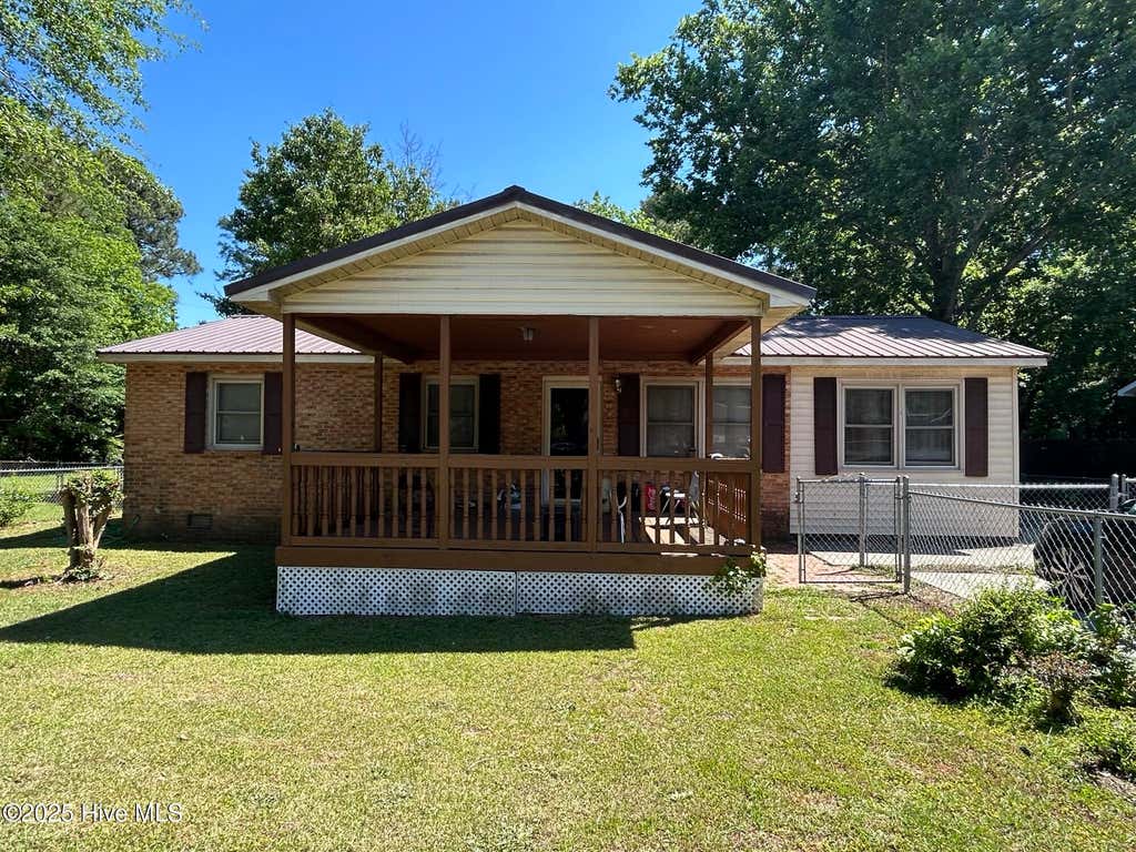 Photo of 16121 Palomino Road, Laurinburg, NC 28352 (MLS # 100595354)