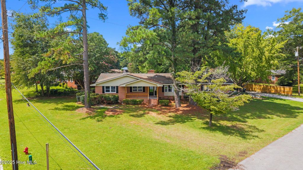 Photo of 1413 Phillips Avenue, New Bern, NC 28562 (MLS # 100526796)