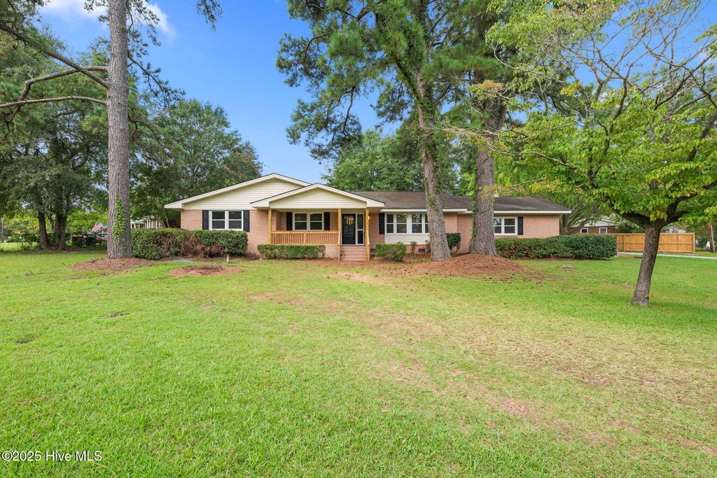 Photo of 1413 Phillips Avenue, New Bern, NC 28562 (MLS # 100526796)