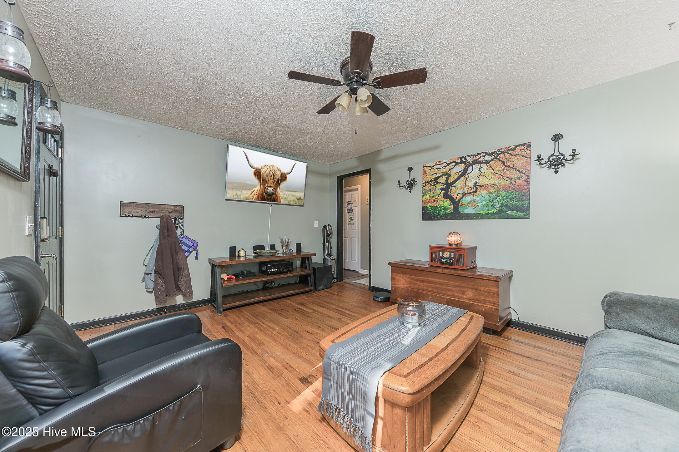 206 Kenneth Boulevard