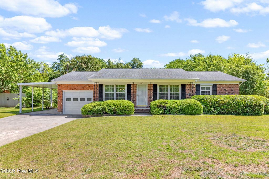Photo of 7517 Bridgeman Drive, Fayetteville, NC 28303 (MLS # 100574489)